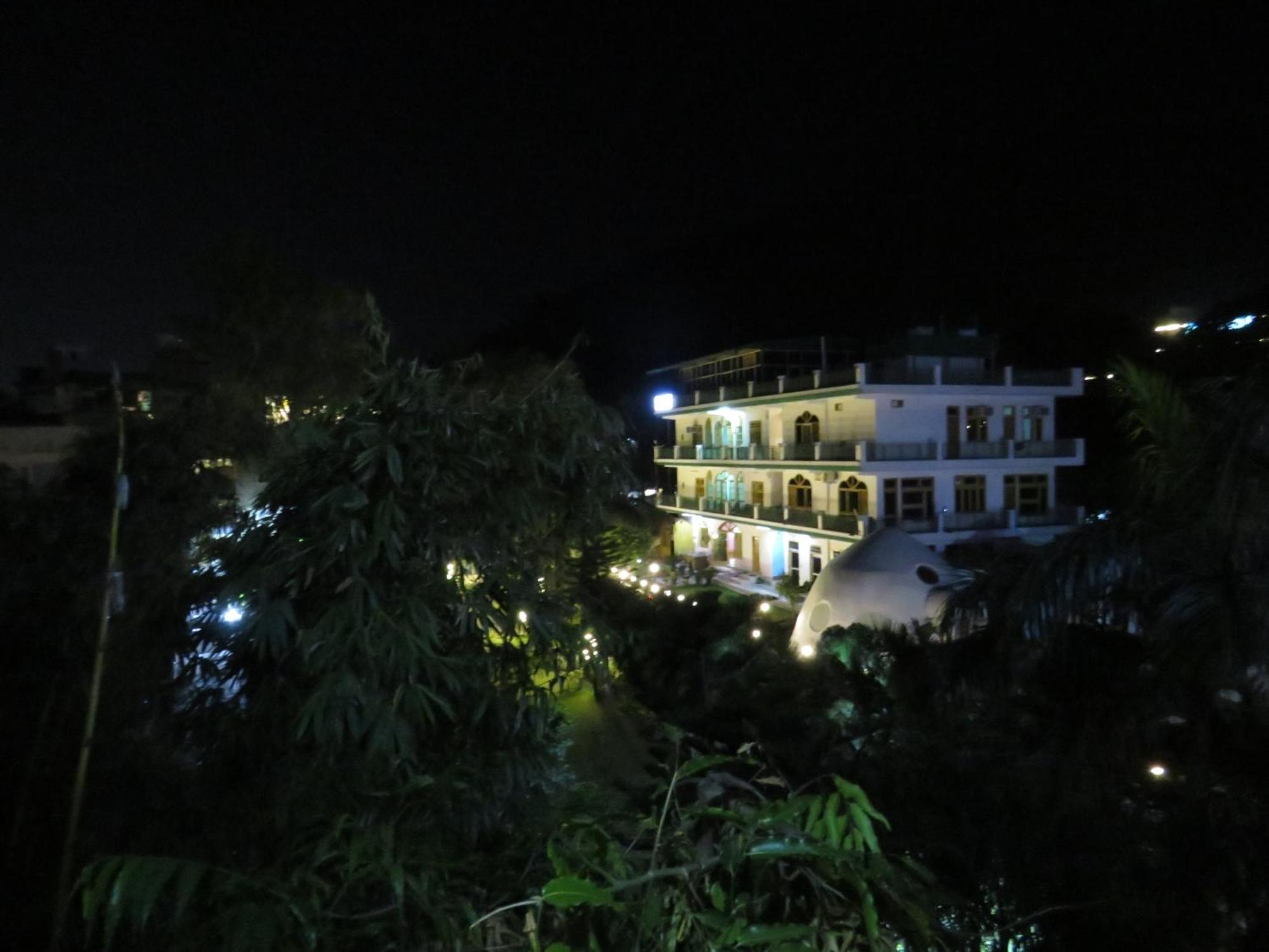 Hotel Namami Tapovan Rishīkesh Buitenkant foto
